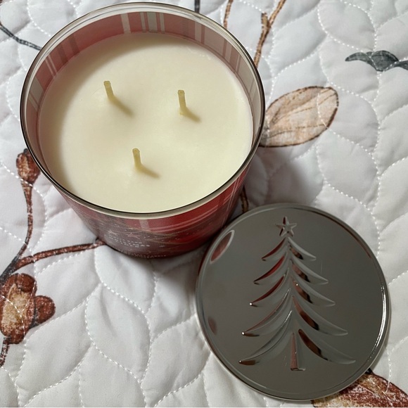 White Barn Christmas Cider Scented Candle - Picture 2 of 3